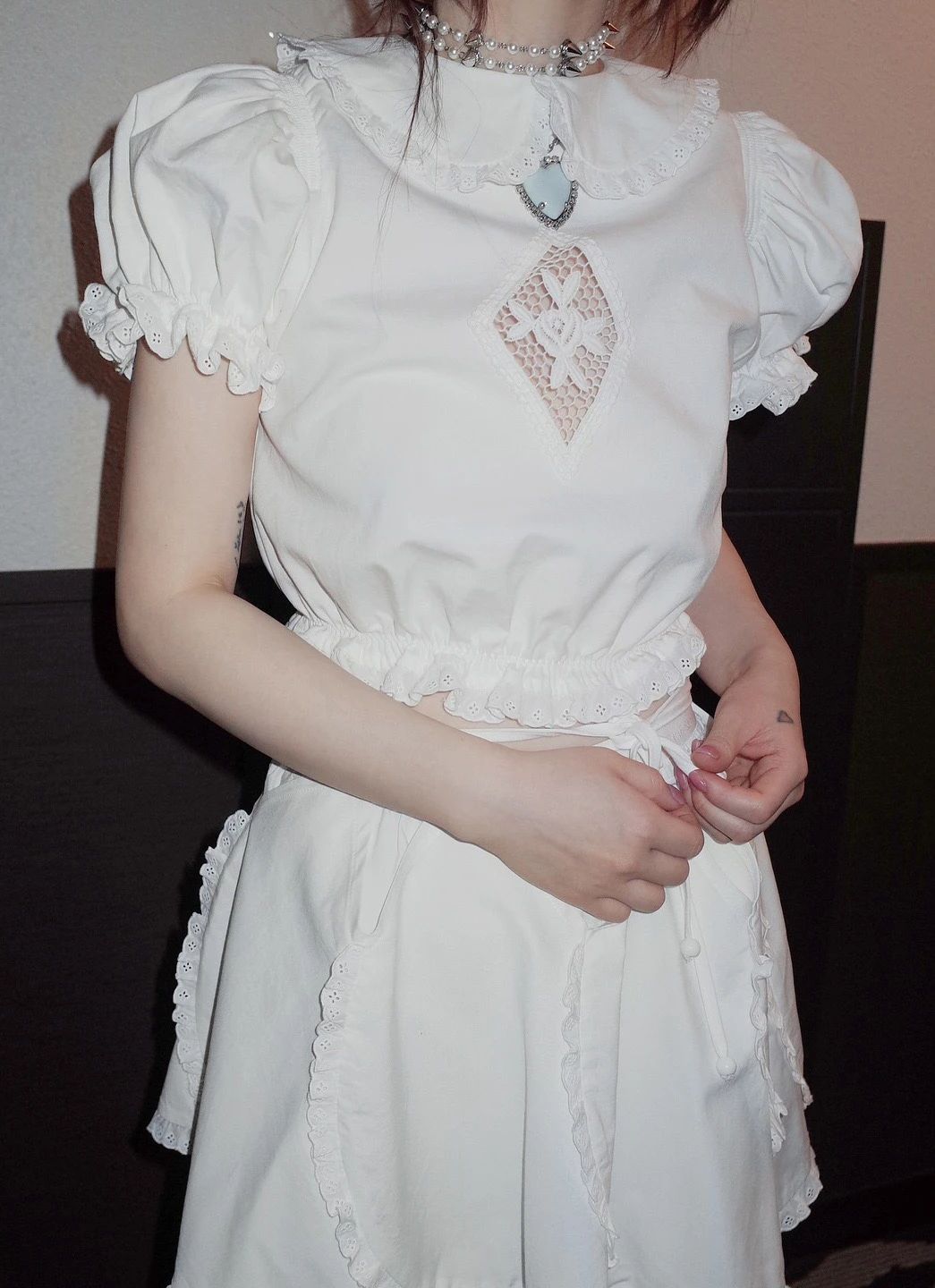 Cute Bubble Sleeve Embroidered Short Top with Belted Short Skirt Freckle PREON Work Fashion Set Cotton round Neck Short Dress
Cute Bubble Sleeve Embroidered Short Top with Belted Short Skirt Freckle PREON Work Fashion Set Cotton round Neck Short Dress