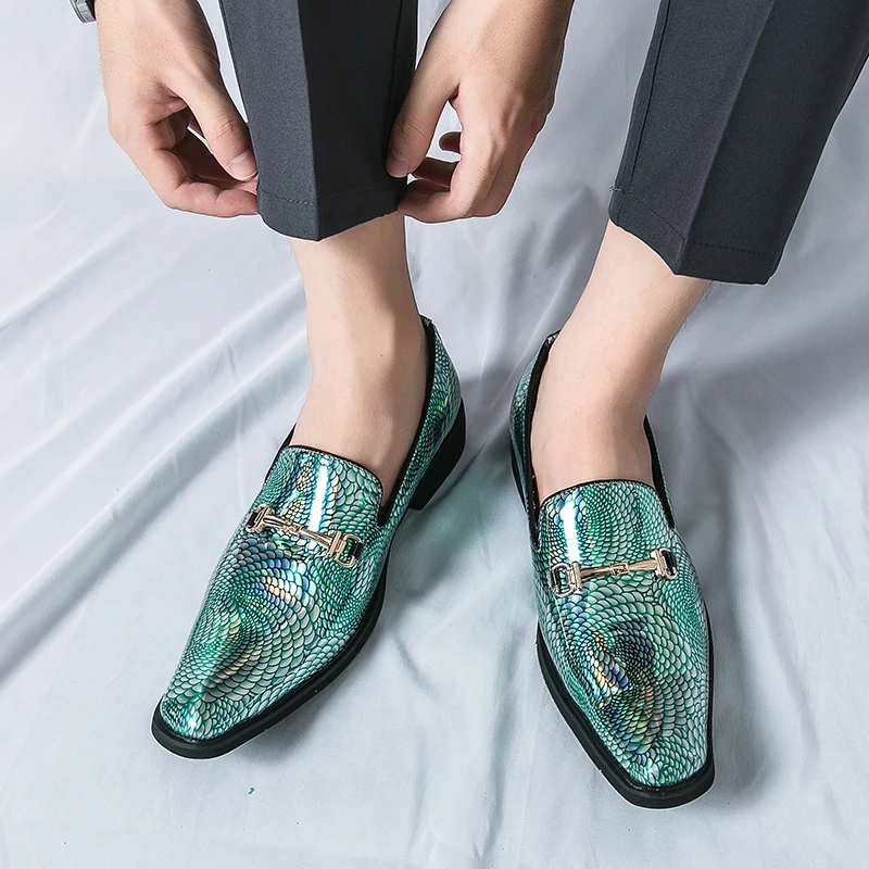 Men's New Spring Luxury Fashion Silver Nightclub Party Men's Shoes Non Slip Comfortable Breathable Shiny Pointed Leather Shoes
Men's New Spring Luxury Fashion Silver Nightclub Party Men's Shoes Non Slip Comfortable Breathable Shiny Pointed Leather Shoes