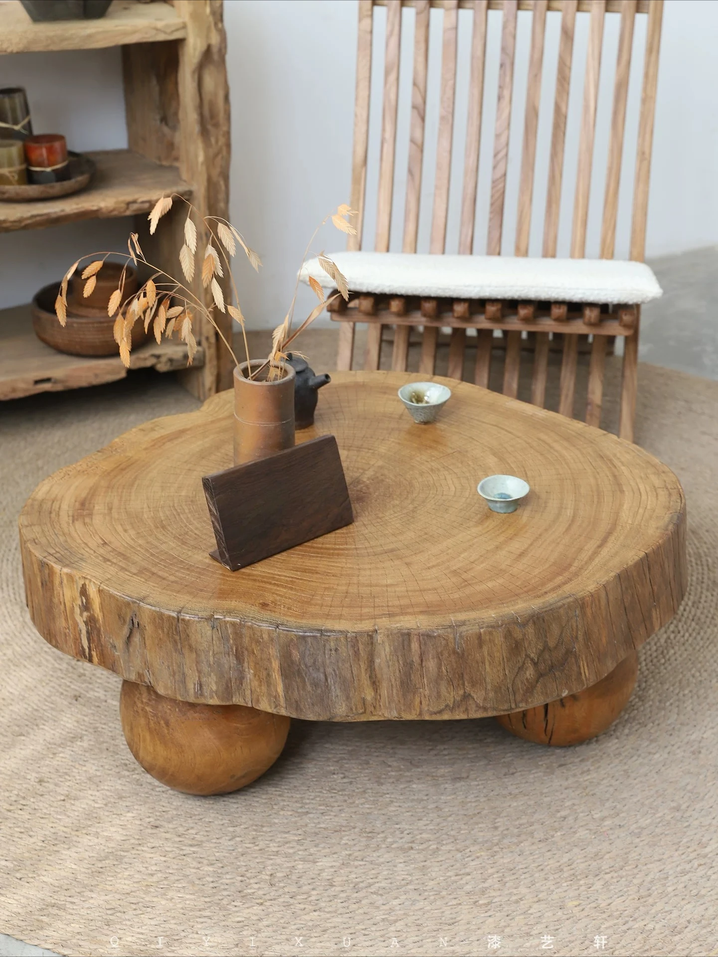 Tree stump, solid wood tea table, tea room tatami table, irregular tree root low table
Tree stump, solid wood tea table, tea room tatami table, irregular tree root low table