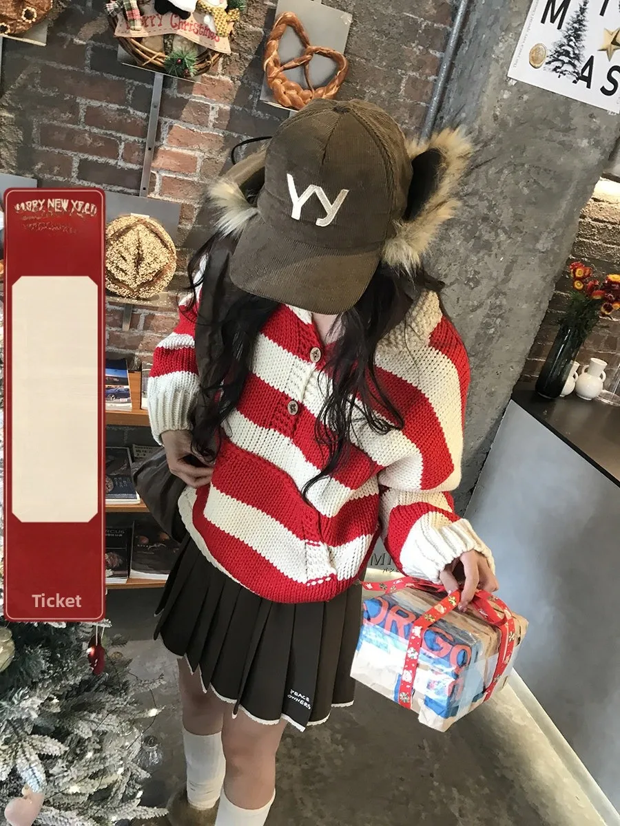 Red Striped Loose Knitted Sweater Women's Autumn Winter New Sle Lazy High-End Feeling Top Retro Loose Knitwear
Red Striped Loose Knitted Sweater Women's Autumn Winter New Sle Lazy High-End Feeling Top Retro Loose Knitwear