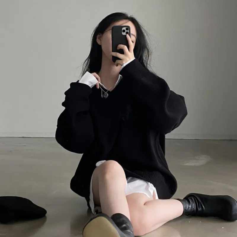 Chic V-Ne Oversized Long Sve Knitted Sweater for Women Trendy Autumn Winter Warm Lazy Versatile Thiened Comfortable Top
Chic V-Ne Oversized Long Sve Knitted Sweater for Women Trendy Autumn Winter Warm Lazy Versatile Thiened Comfortable Top