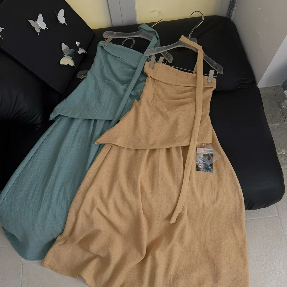 Elegant Summer New Arrival Women's Outfit Asymmetrical Halter Top with Sash High Waist Skirt Cotton Material
Elegant Summer New Arrival Women's Outfit Asymmetrical Halter Top with Sash High Waist Skirt Cotton Material