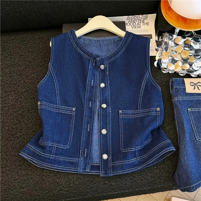 Summer New Dark Blue Slim Thin Denim Vest Women Round Neck Single-Breasted Sleeveless Solid Color Short Cowboy Waistcoat Female
Summer New Dark Blue Slim Thin Denim Vest Women Round Neck Single-Breasted Sleeveless Solid Color Short Cowboy Waistcoat Female