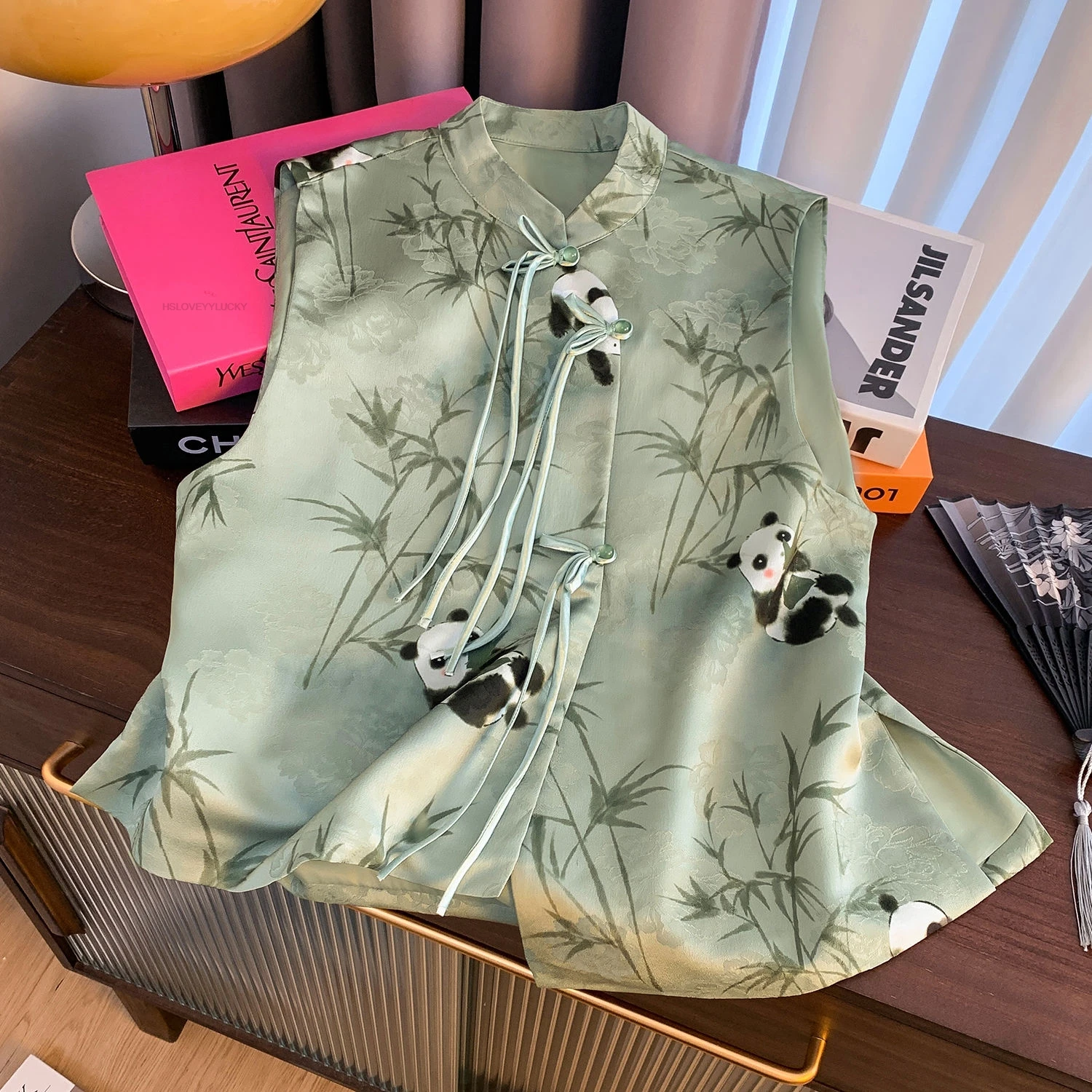 Retro Chinese Style Popular Fashionable Versatile Vest Improved Leisure Qipao Vest Summer Thin Loose Cool Panda Waistcoat
Retro Chinese Style Popular Fashionable Versatile Vest Improved Leisure Qipao Vest Summer Thin Loose Cool Panda Waistcoat