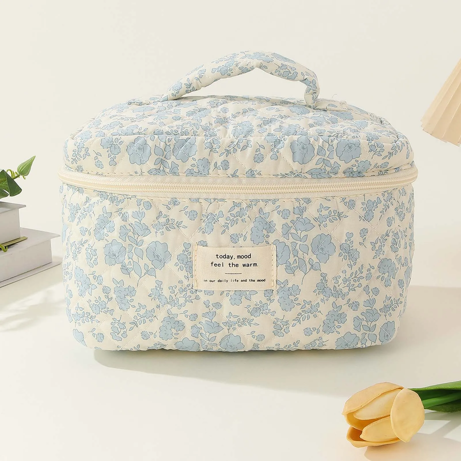 Portable Flower Pattern Cotton Makeup Bag Women Zipper Cosmetic Organizer Female Cloth Handbag Girls Toiletry Case for Travel
Portable Flower Pattern Cotton Makeup Bag Women Zipper Cosmetic Organizer Female Cloth Handbag Girls Toiletry Case for Travel