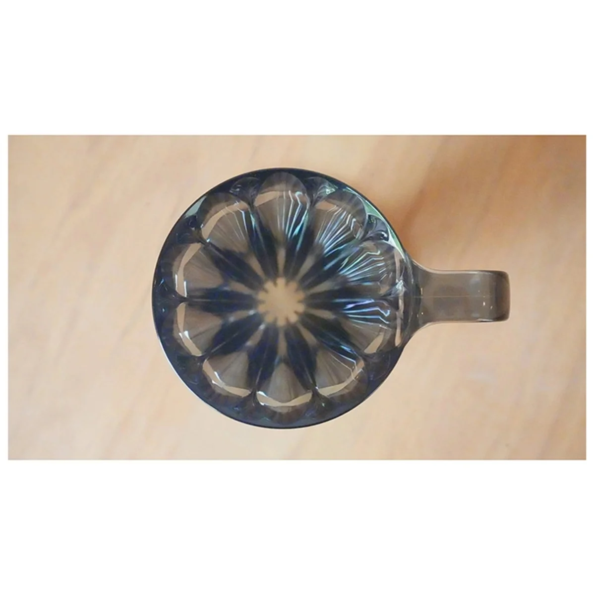 MLGB Petal Filter Cup, Coffee Filter Paper, 27 Degree Filter Cup, One Serving, Hand Brewed, Drip Translucent Black
MLGB Petal Filter Cup, Coffee Filter Paper, 27 Degree Filter Cup, One Serving, Hand Brewed, Drip Translucent Black