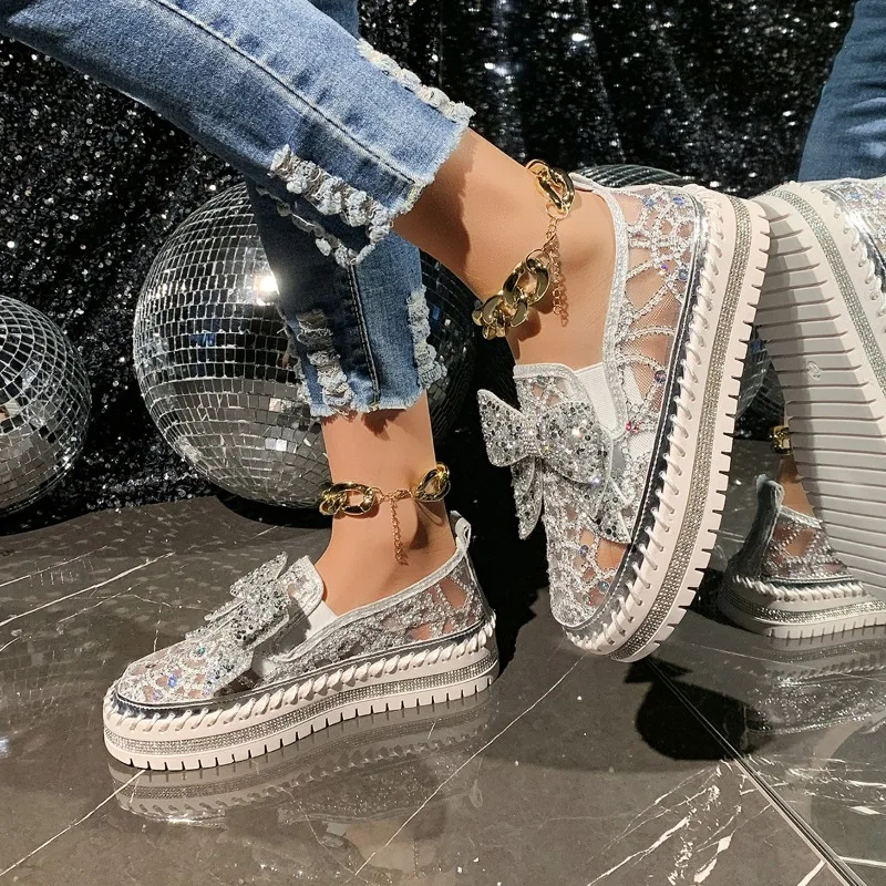 Women Luxury Shoes Summer Women's Flat Shoes Women Designer Sneakers Anti-slip Casual Trainers Femme Rhinestone White Shoes
Women Luxury Shoes Summer Women's Flat Shoes Women Designer Sneakers Anti-slip Casual Trainers Femme Rhinestone White Shoes