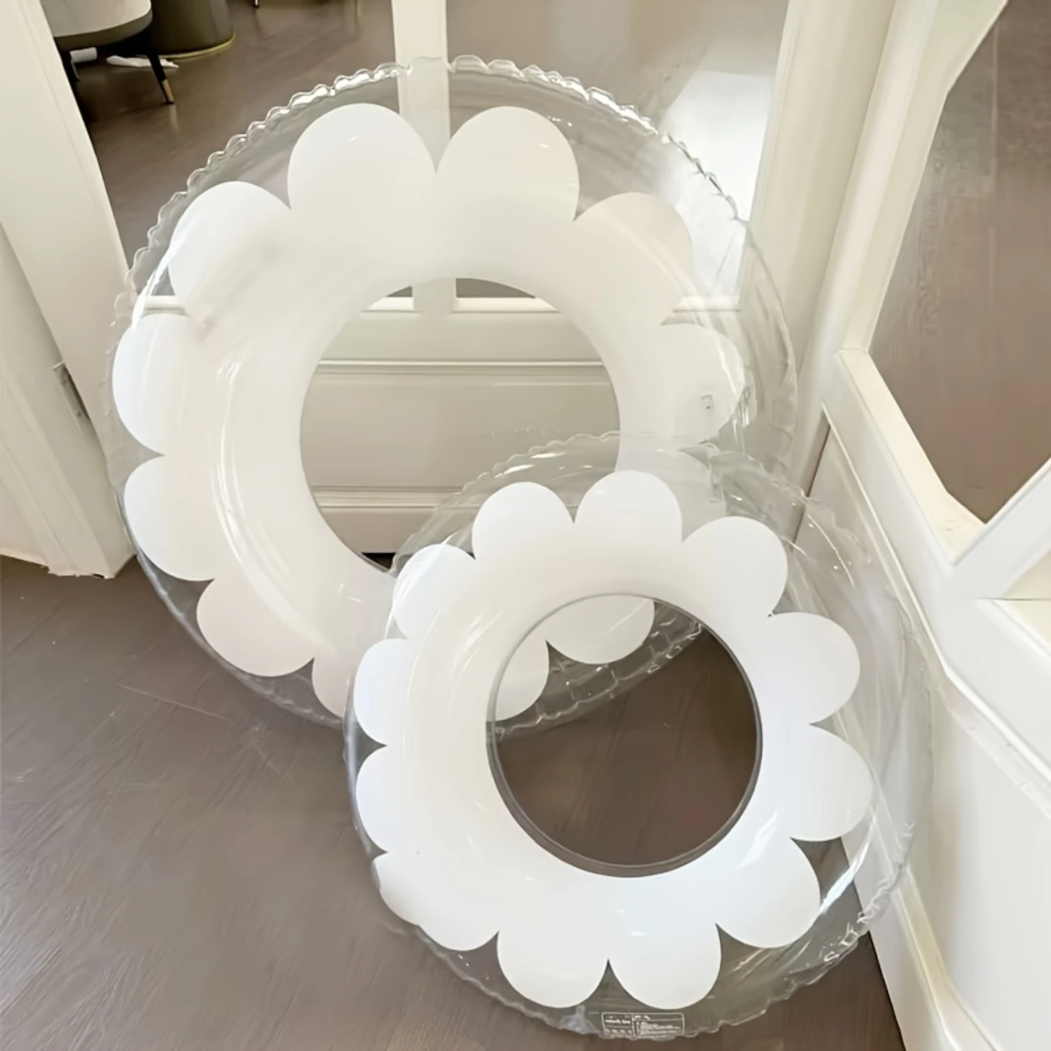 1pc Transparent Flower Pattern Inflatable Swimming Ring, PVC Portable Water Floating Ring, For Outdoor Seaside, Pool Party
1pc Transparent Flower Pattern Inflatable Swimming Ring, PVC Portable Water Floating Ring, For Outdoor Seaside, Pool Party