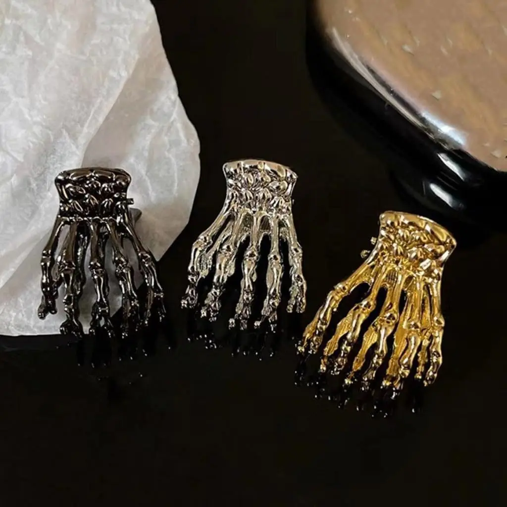 Halloween Skeleton Hand Hair Claw Gothic Punk Metal Spooky Bone Hair Clip Cosplay Party Hair Accessory for Women
Halloween Skeleton Hand Hair Claw Gothic Punk Metal Spooky Bone Hair Clip Cosplay Party Hair Accessory for Women