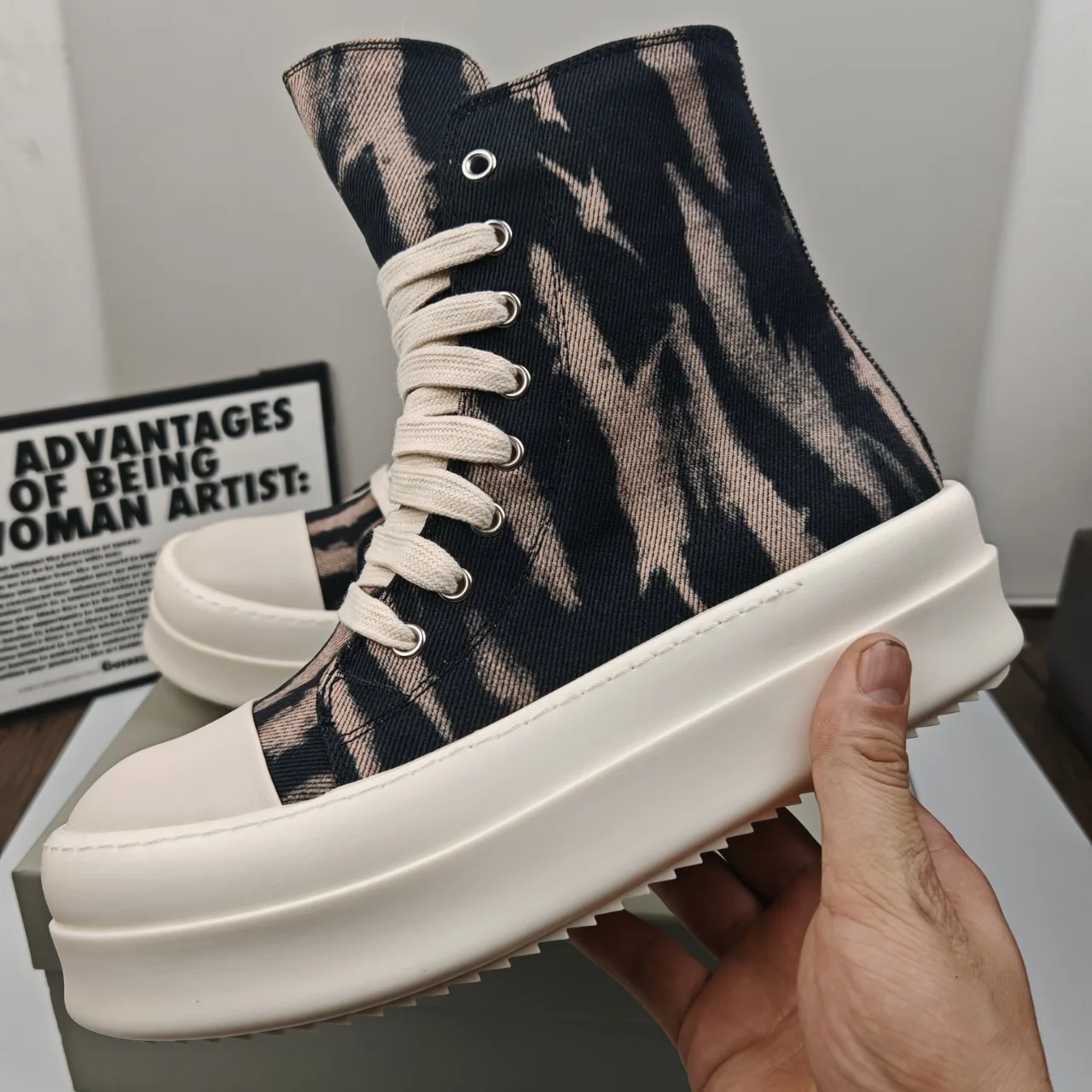 Brand Men Casual Shoes Canvas Classic Thick Soled 6 Cm High Top Ankle Shoes For Women Luxury Designers Vintage High Street Boots
Brand Men Casual Shoes Canvas Classic Thick Soled 6 Cm High Top Ankle Shoes For Women Luxury Designers Vintage High Street Boots