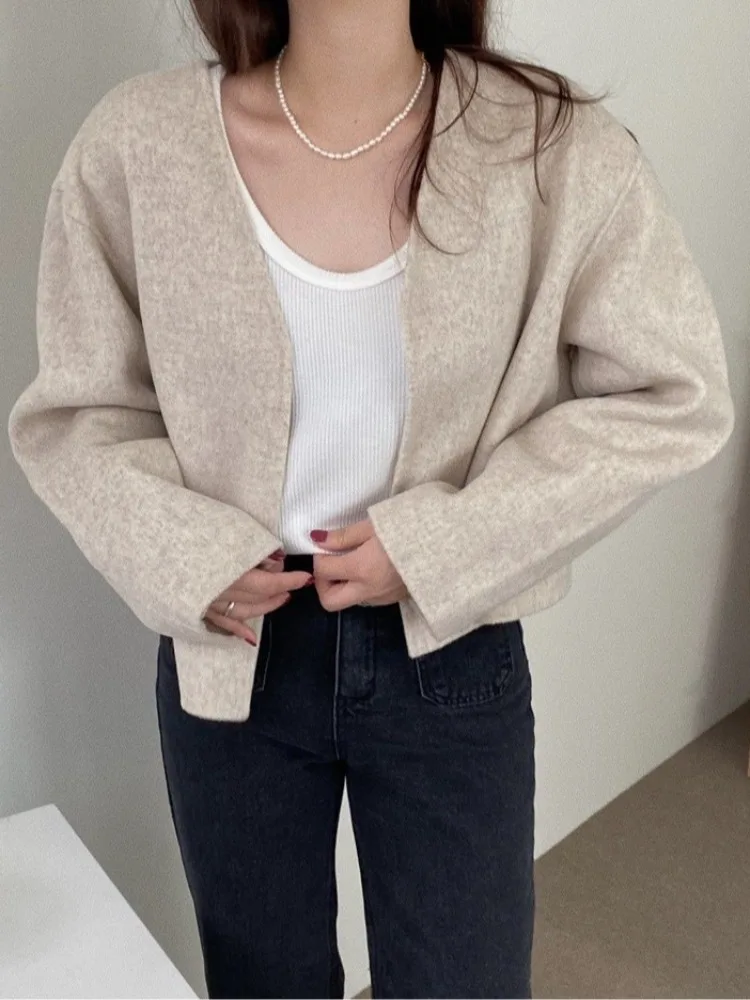 Minimalist Retro Collar Color Loose Casual Versatile Long Sleeve Short Woolen Coat for Women Commute Style Polyester Fiber
Minimalist Retro Collar Color Loose Casual Versatile Long Sleeve Short Woolen Coat for Women Commute Style Polyester Fiber