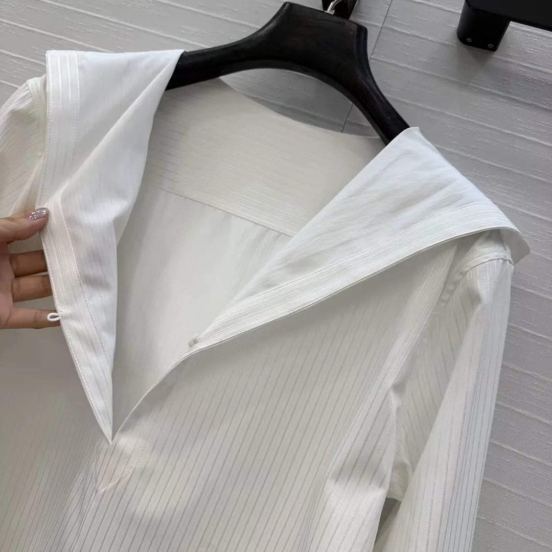 2026 New Spring Autumn Fashion White Stripes Loose Cotton Shirt Women Hooded Long Sleeve Casual Sweet Blouse Tops
2026 New Spring Autumn Fashion White Stripes Loose Cotton Shirt Women Hooded Long Sleeve Casual Sweet Blouse Tops