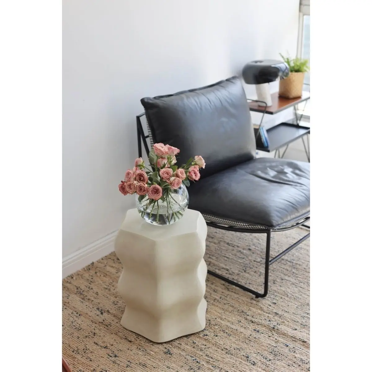 Scandinavian Design Artistic Cloud-Shaped Side Table, Minimalist White Round Coffee Table for Small Living Rooms
Scandinavian Design Artistic Cloud-Shaped Side Table, Minimalist White Round Coffee Table for Small Living Rooms