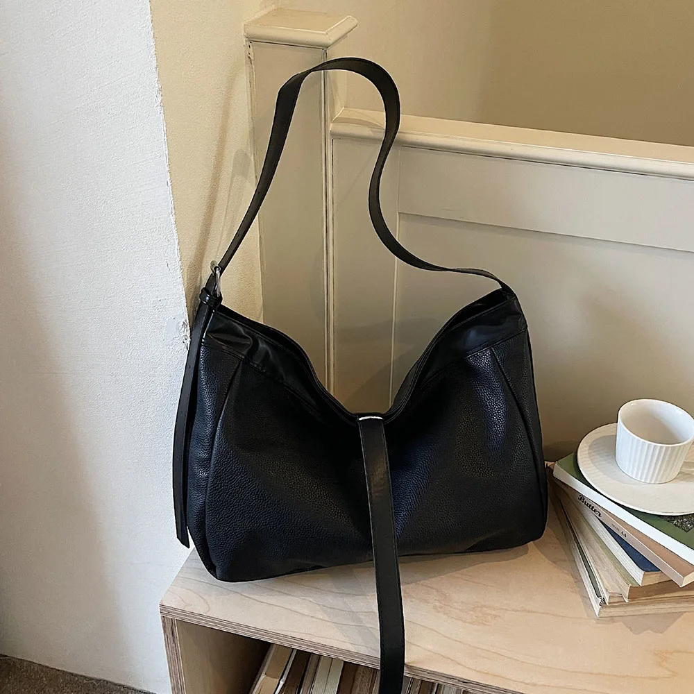 Solid Color Women Tote Bag Minimalist Large Capacity Single Shoulder Leather Bag Casual Daily Fashion Underarm Bags For Ladies
Solid Color Women Tote Bag Minimalist Large Capacity Single Shoulder Leather Bag Casual Daily Fashion Underarm Bags For Ladies