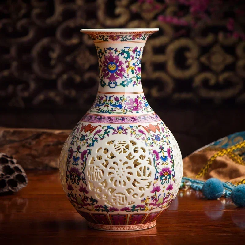 Ceramic hollow Flower vase modern home decoration dried flower vase Living Room decoration handicraft Ornaments collectible gift
Ceramic hollow Flower vase modern home decoration dried flower vase Living Room decoration handicraft Ornaments collectible gift