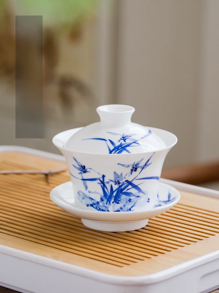 Jingdezhen Hand-Painted Blue And White Ceramic Tea Cup Large Size Three-Axis Brewing Bowl Heat-Resistant Cover Bowl for Home Use
Jingdezhen Hand-Painted Blue And White Ceramic Tea Cup Large Size Three-Axis Brewing Bowl Heat-Resistant Cover Bowl for Home Use