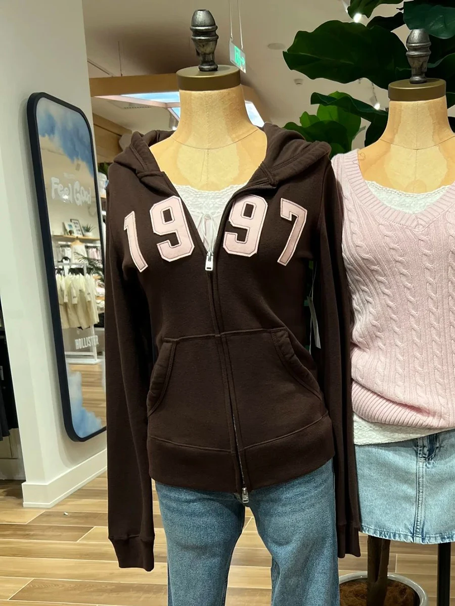 Letter Embroidery Slim Hoodie Woman Double Zipper Long Sleeve Hooded Zip-up Sweatshirt American Vintage Streetwear Brown Hoodies
Letter Embroidery Slim Hoodie Woman Double Zipper Long Sleeve Hooded Zip-up Sweatshirt American Vintage Streetwear Brown Hoodies