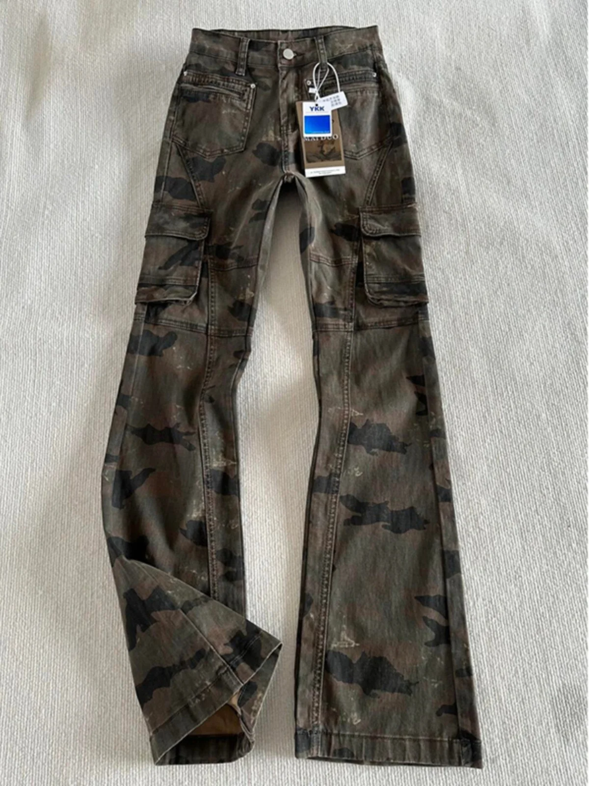Vintage Hiphop Camo Patchwork Workwear Pants American High Street Vibe Loose Straight Leg Long Jeans for Teenagers Autumn Casual
Vintage Hiphop Camo Patchwork Workwear Pants American High Street Vibe Loose Straight Leg Long Jeans for Teenagers Autumn Casual