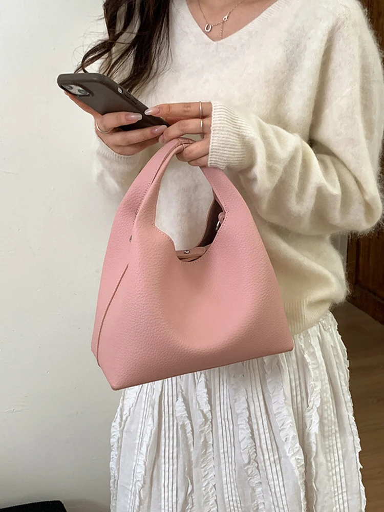 Soft Leather Bucket Bag for Women Korean Style Solid Color Commute Crossbody Bags Simple Commuting PU Handbag with Pouch
Soft Leather Bucket Bag for Women Korean Style Solid Color Commute Crossbody Bags Simple Commuting PU Handbag with Pouch