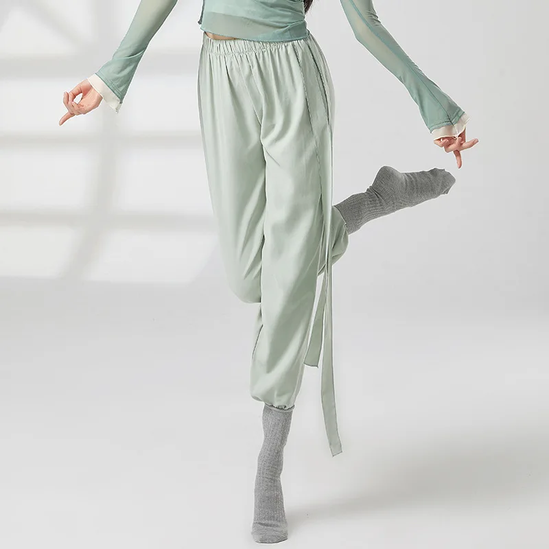 Modern dance practice pants Dance pants Body clothing Women's loose classical dance Radish pants Spring and summer
Modern dance practice pants Dance pants Body clothing Women's loose classical dance Radish pants Spring and summer