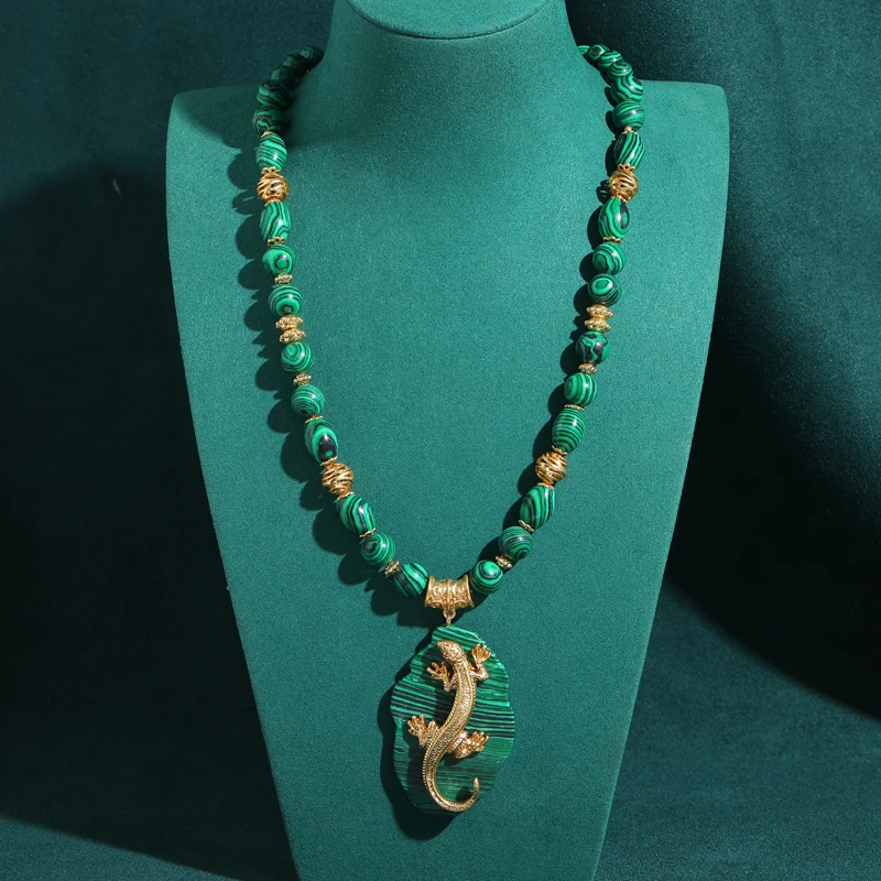 Vintage Natural Stone Green Malachite Beaded Necklace Gecko Pendant Gold Color For Women Charm New Carnival Party Jewelry
Vintage Natural Stone Green Malachite Beaded Necklace Gecko Pendant Gold Color For Women Charm New Carnival Party Jewelry