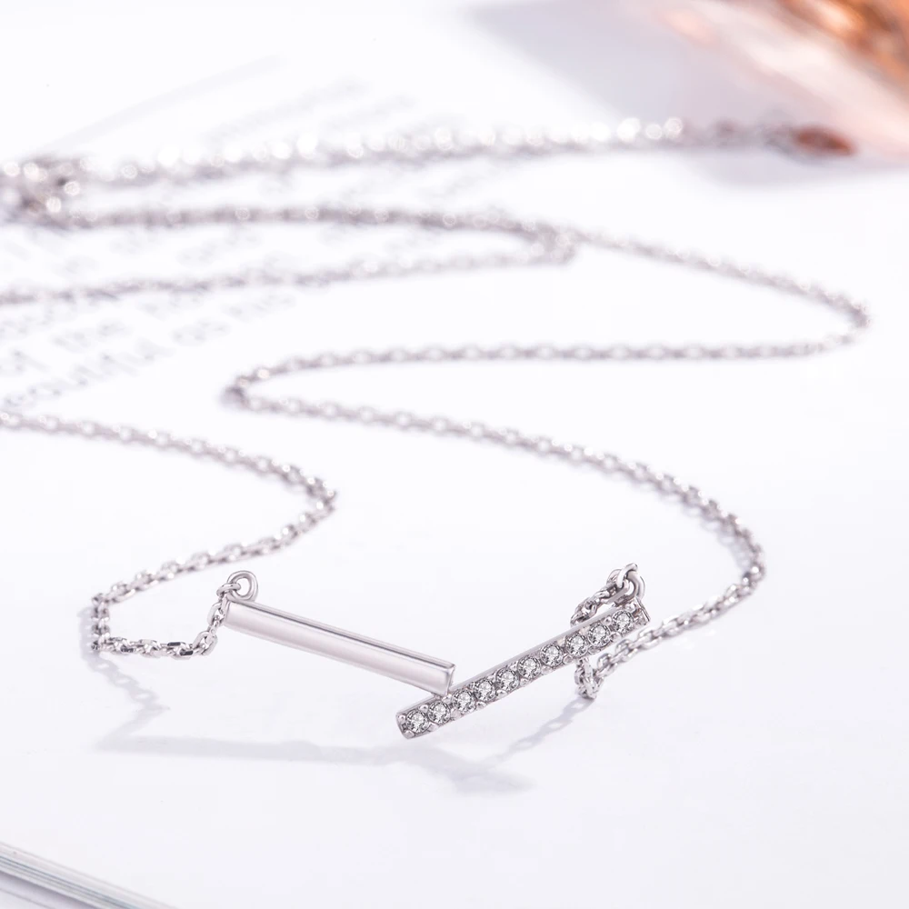 925 Sterling Silver V Necklace for Ladies Simple Shiny Zircon Geometry Design Exquisite Luxury Jewelry Accessory
925 Sterling Silver V Necklace for Ladies Simple Shiny Zircon Geometry Design Exquisite Luxury Jewelry Accessory
