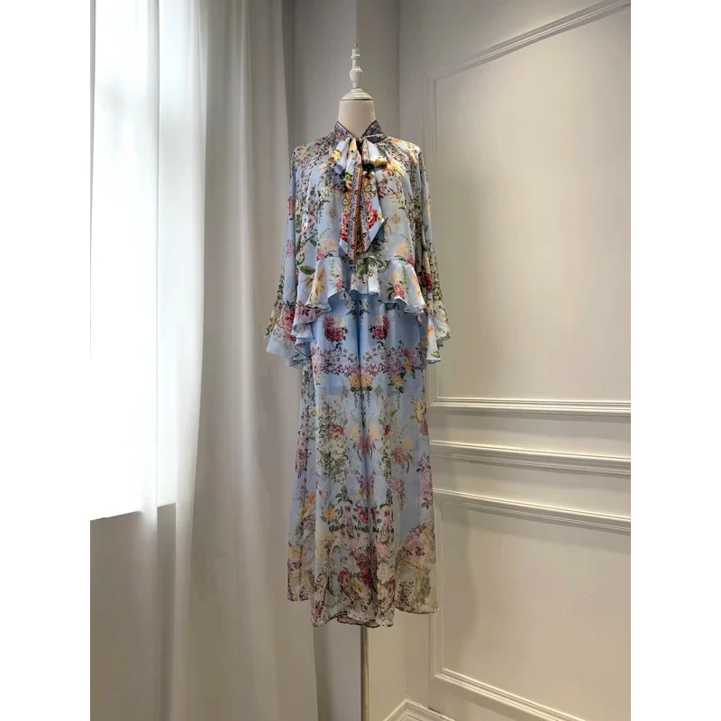Women Floral Print Blue Set Crystal Beaded Lace-up Stand Collar Flare Sleeve Shirt + High Waist Wide Leg Pants Silk Suit
Women Floral Print Blue Set Crystal Beaded Lace-up Stand Collar Flare Sleeve Shirt + High Waist Wide Leg Pants Silk Suit