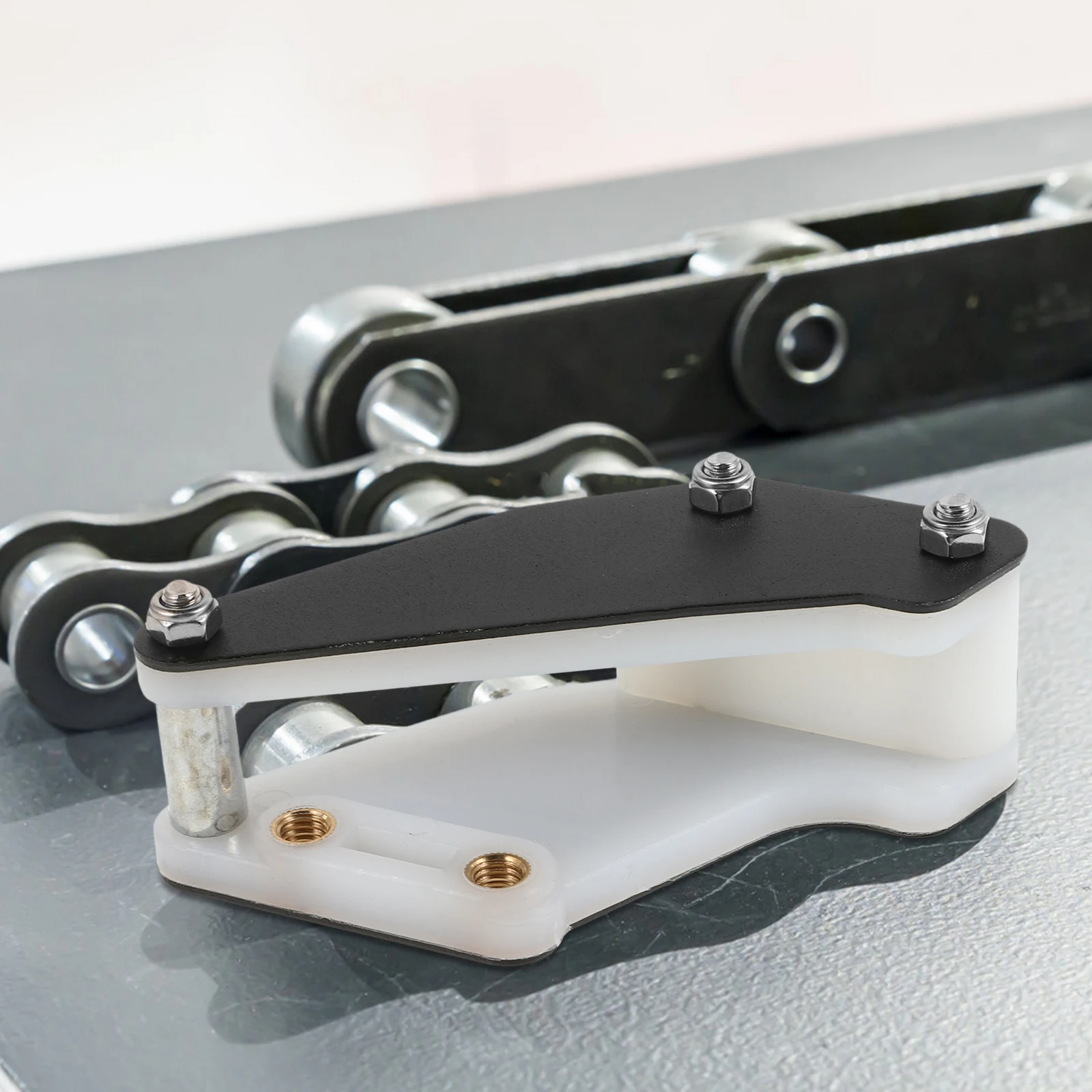 Chain Guide Tensioner Guard for Motorcycle ATV 50-125CC Durable Metal Cover Chain Protection Safety Fitting Versatile
Chain Guide Tensioner Guard for Motorcycle ATV 50-125CC Durable Metal Cover Chain Protection Safety Fitting Versatile