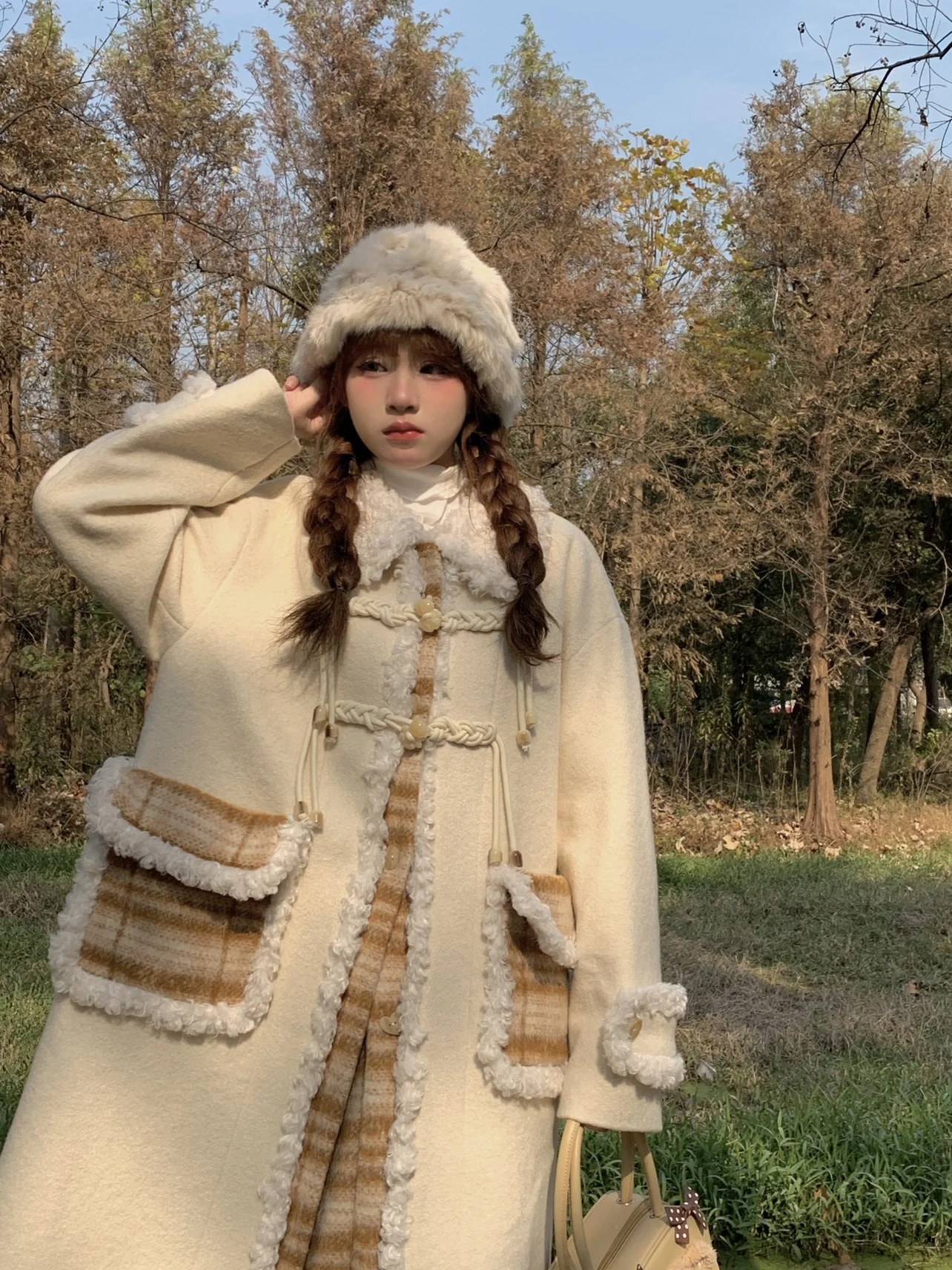 Sinsingirl Moka Milk Tea Plaid Splicing Mid-Length Women's Coat Woolen Outerwear Long Sve Doll Collar Single Button Closure
Sinsingirl Moka Milk Tea Plaid Splicing Mid-Length Women's Coat Woolen Outerwear Long Sve Doll Collar Single Button Closure