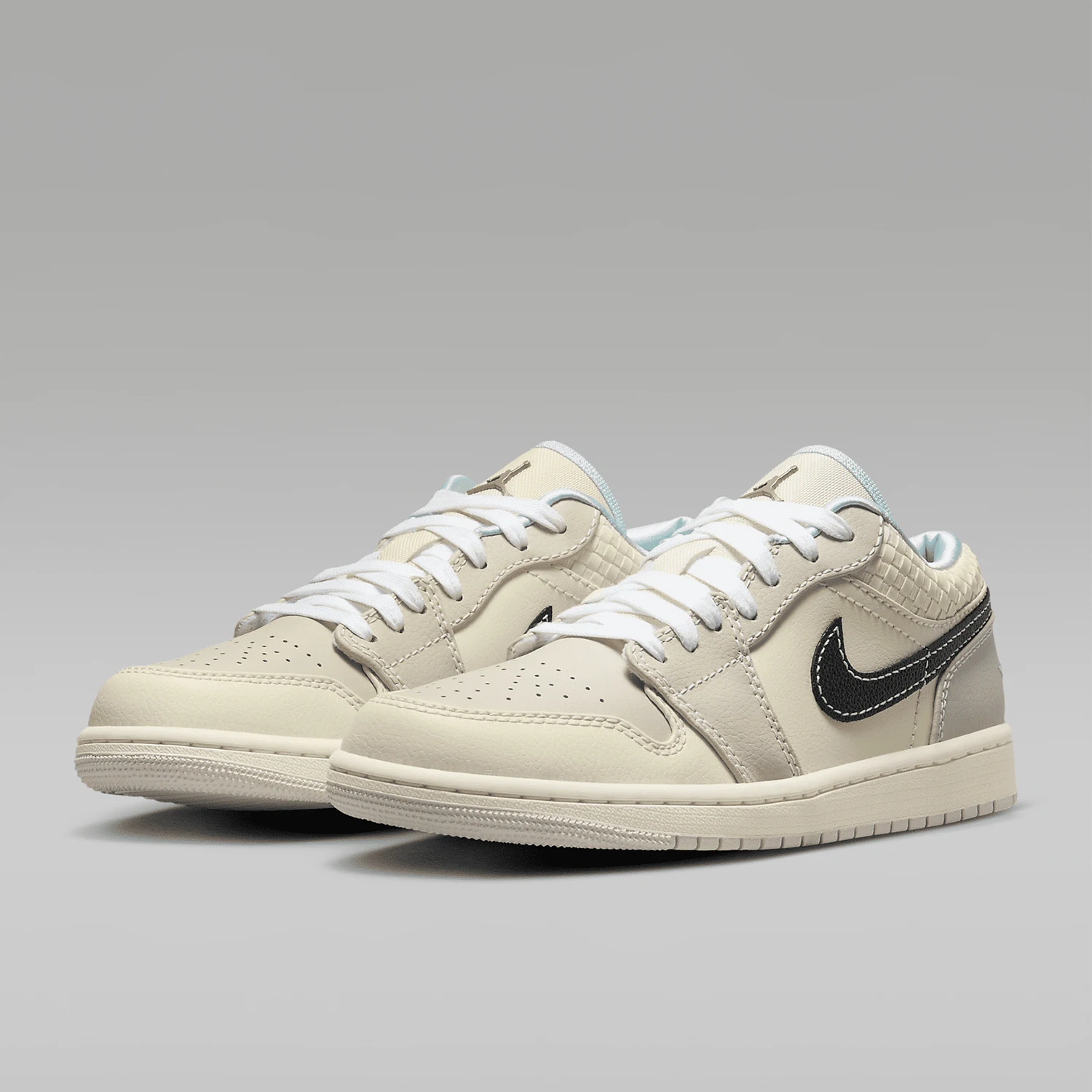 Nike Authentic JORDAN Women's Cushioned Training Lightweight Wear-Resistant Basketball Shoes HQ3440-101
Nike Authentic JORDAN Women's Cushioned Training Lightweight Wear-Resistant Basketball Shoes HQ3440-101