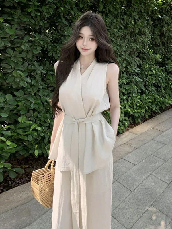 Trendy Two-Piece Set with Belt Casual Sleeveless Women's Fashion Summer 2025 Wide Leg Pants in Beige V-Neck Long Pants
Trendy Two-Piece Set with Belt Casual Sleeveless Women's Fashion Summer 2025 Wide Leg Pants in Beige V-Neck Long Pants