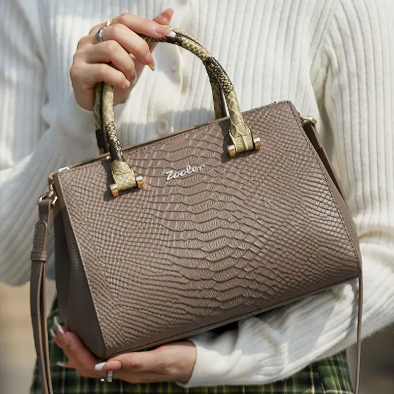 ZOOLER Brand Women Top Seller Genuine Leather Shoulder Bags New Fashion Ladies Purses Top Ladies Cow Skin Handbag Style #yc258
ZOOLER Brand Women Top Seller Genuine Leather Shoulder Bags New Fashion Ladies Purses Top Ladies Cow Skin Handbag Style #yc258