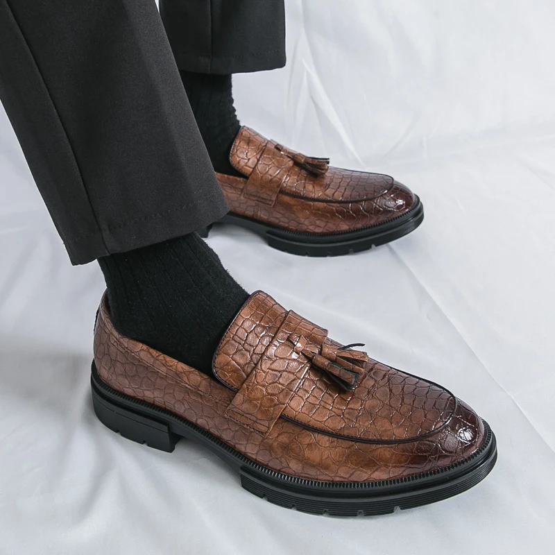 Fashion Leather Loafers Men Slip On Casual Business Shoes For Men Classic Office Social Brogues Men's Dress Formal Shoes Loafers
Fashion Leather Loafers Men Slip On Casual Business Shoes For Men Classic Office Social Brogues Men's Dress Formal Shoes Loafers