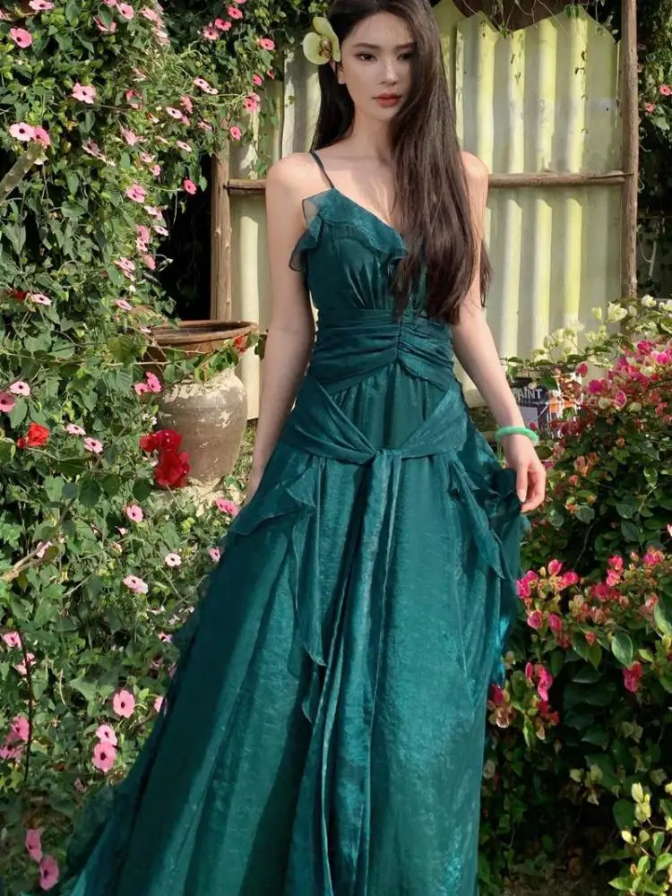 Vintage Women Green V Neck Sexy Club Backless Slip Dress New Summer Sleeveless High Waist Slim Ruffle Edge Pleated Long Dresses
Vintage Women Green V Neck Sexy Club Backless Slip Dress New Summer Sleeveless High Waist Slim Ruffle Edge Pleated Long Dresses