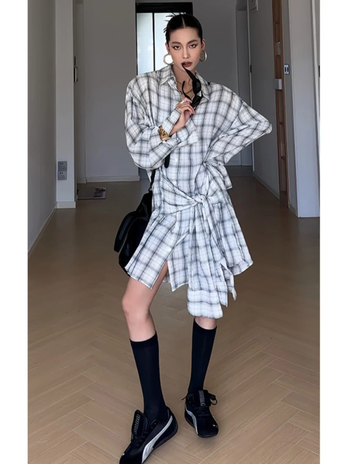 Универсальная стильная рубашка CIZZLEMORE с клетчатым узором на талии, двусторонняя, многофункциональная, свободного кроя, с длинными рукавами, из смесового хлопка
Универсальная стильная рубашка CIZZLEMORE с клетчатым узором на талии, двусторонняя, многофункциональная, свободного кроя, с длинными рукавами, из смесового хлопка