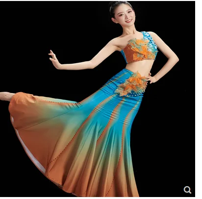 A Study on the Dai Ethnic Group's Performing Arts in Chinese Folk Dance Costume
A Study on the Dai Ethnic Group's Performing Arts in Chinese Folk Dance Costume