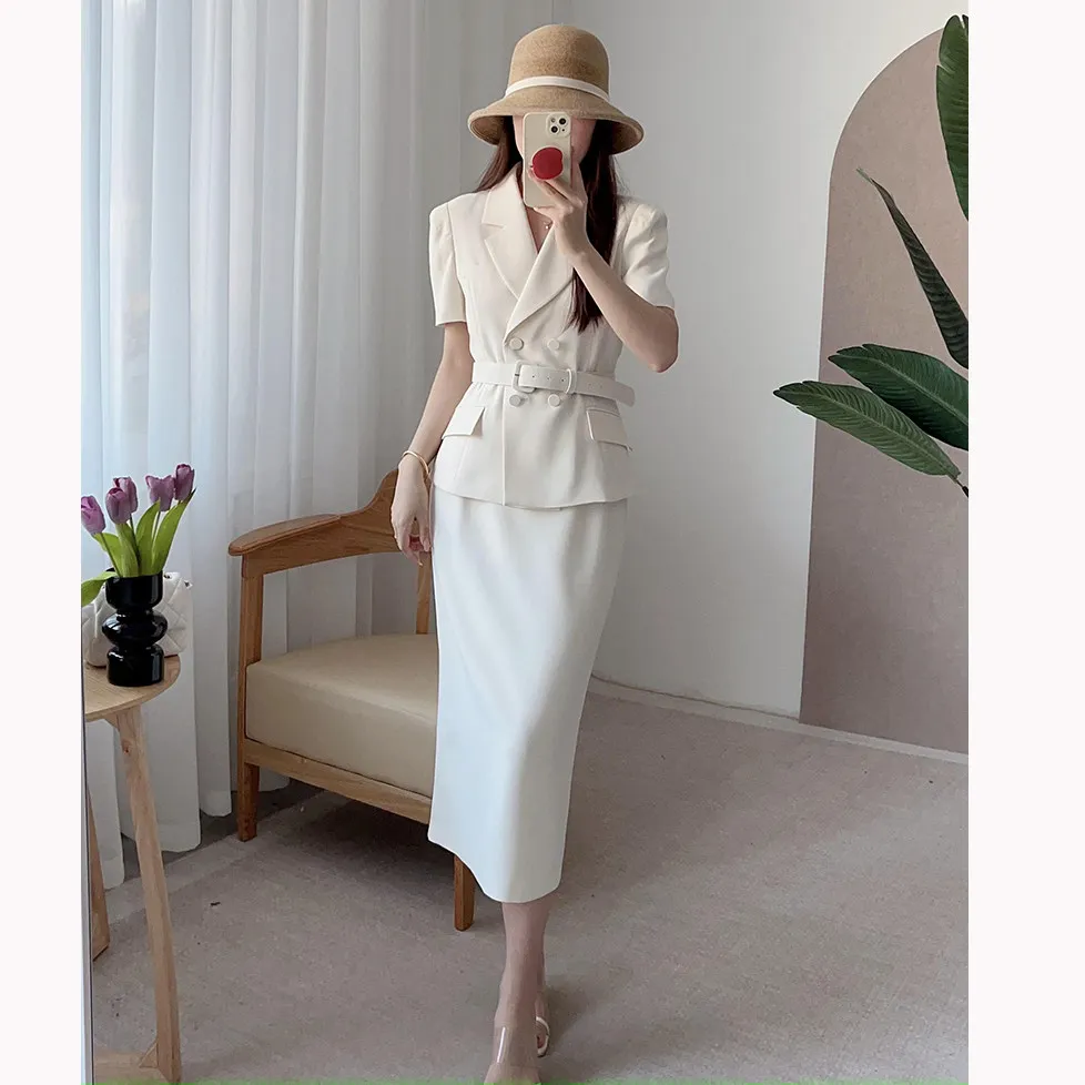 Ele MICOAT Pure Original Faion Set with Double Button Waist-Cinching ort Sve Suit And Skirt for Women
Ele MICOAT Pure Original Faion Set with Double Button Waist-Cinching ort Sve Suit And Skirt for Women