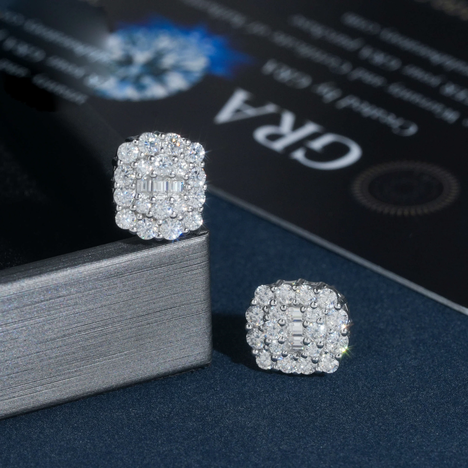 7X9MM Baguette Cut Moissanite Screwback Earrings 925 Sterling Silver Hiphop Rock Lab Diamond Stud Earrings Pass Tester with Gra
7X9MM Baguette Cut Moissanite Screwback Earrings 925 Sterling Silver Hiphop Rock Lab Diamond Stud Earrings Pass Tester with Gra