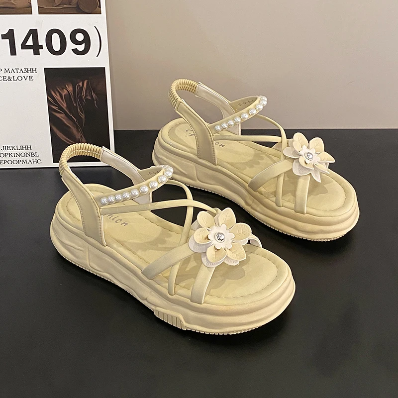 Sandals women's summer wear new breathable non-slip Joker fashion street sandals outdoor beach shoes women's slippers plus size
Sandals women's summer wear new breathable non-slip Joker fashion street sandals outdoor beach shoes women's slippers plus size