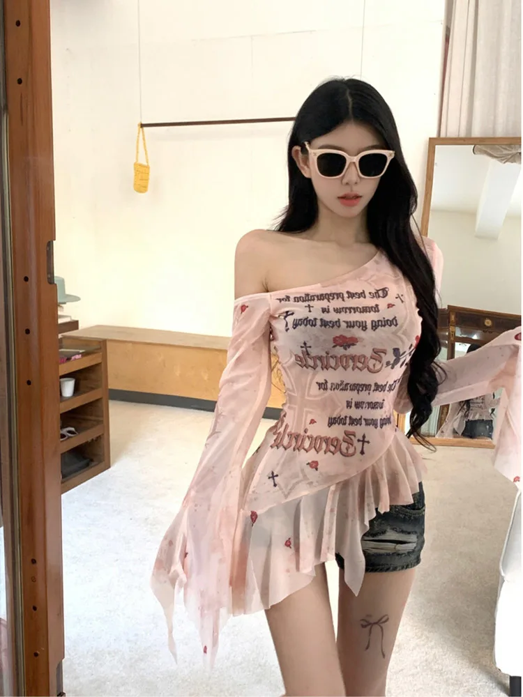 Shoulder Graffiti Print T-shirts Summer Thin Mesh Long Sleeve Tees Y2k Slim Fit Irregular Drawstring Tops Women
Shoulder Graffiti Print T-shirts Summer Thin Mesh Long Sleeve Tees Y2k Slim Fit Irregular Drawstring Tops Women