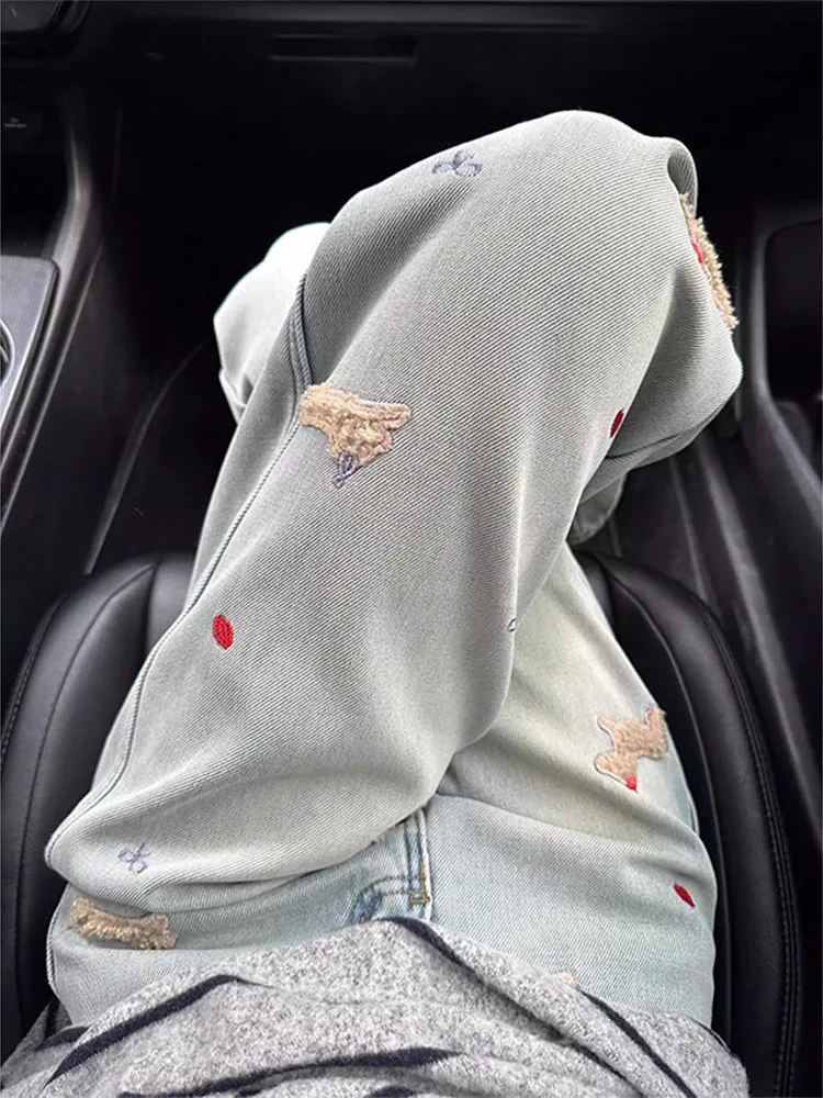 Расклешенные джинсы с высокой талией, женские повседневные прямые джинсы с вышивкой, осенние новые свободные широкие брюки больших размеров
Расклешенные джинсы с высокой талией, женские повседневные прямые джинсы с вышивкой, осенние новые свободные широкие брюки больших размеров