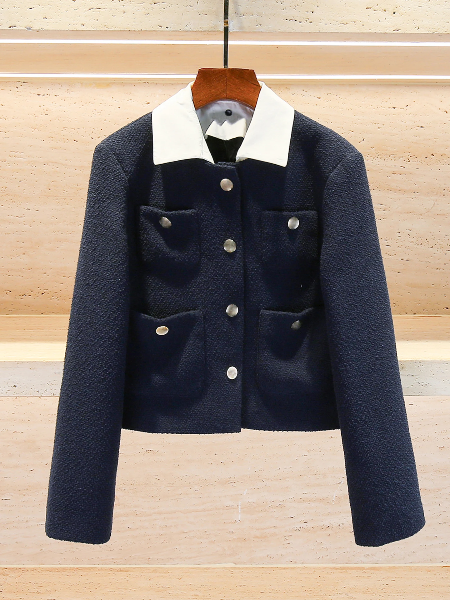 M Home Nan You High End Women's Faion 2025 Autumn Retro Small Fraance Sle Turn-down Collar Tweed Jaet Coat
M Home Nan You High End Women's Faion 2025 Autumn Retro Small Fraance Sle Turn-down Collar Tweed Jaet Coat