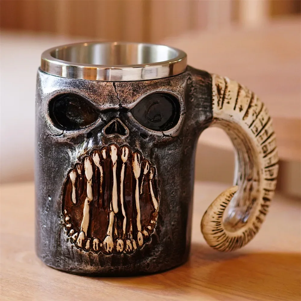 Roar Skull Lifelike Ram's Horn Beer Tumbler Monster Drinking Cup Creative Bar Decoration Halloween Prank Gift Beer Mug
Roar Skull Lifelike Ram's Horn Beer Tumbler Monster Drinking Cup Creative Bar Decoration Halloween Prank Gift Beer Mug