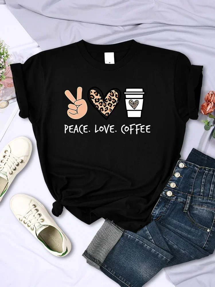 Модная женская футболка Maycaur с принтом Peace Love Coffee, черные женские футболки, летняя повседневная футболка в стиле Харадзюку, женские топы, футболки
Модная женская футболка Maycaur с принтом Peace Love Coffee, черные женские футболки, летняя повседневная футболка в стиле Харадзюку, женские топы, футболки