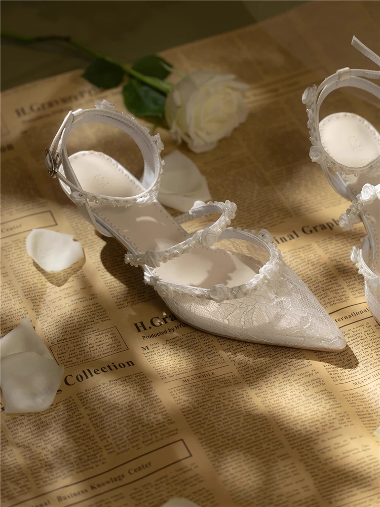 Тонкие босоножки на высоком каблуке, новые летние свадебные туфли с острым носком и розовым жемчугом, кружевные сетчатые свадебные туфли для банкета, женские туфли на низком каблуке небольшого размера
Тонкие босоножки на высоком каблуке, новые летние свадебные туфли с острым носком и розовым жемчугом, кружевные сетчатые свадебные туфли для банкета, женские туфли на низком каблуке небольшого размера
