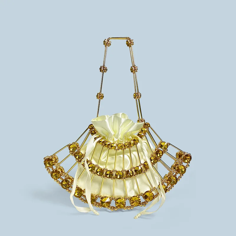 25 New Gold Diamond Jewelry Metal Weaving Hollow Women's Mini Handheld Banquet Bag
25 New Gold Diamond Jewelry Metal Weaving Hollow Women's Mini Handheld Banquet Bag