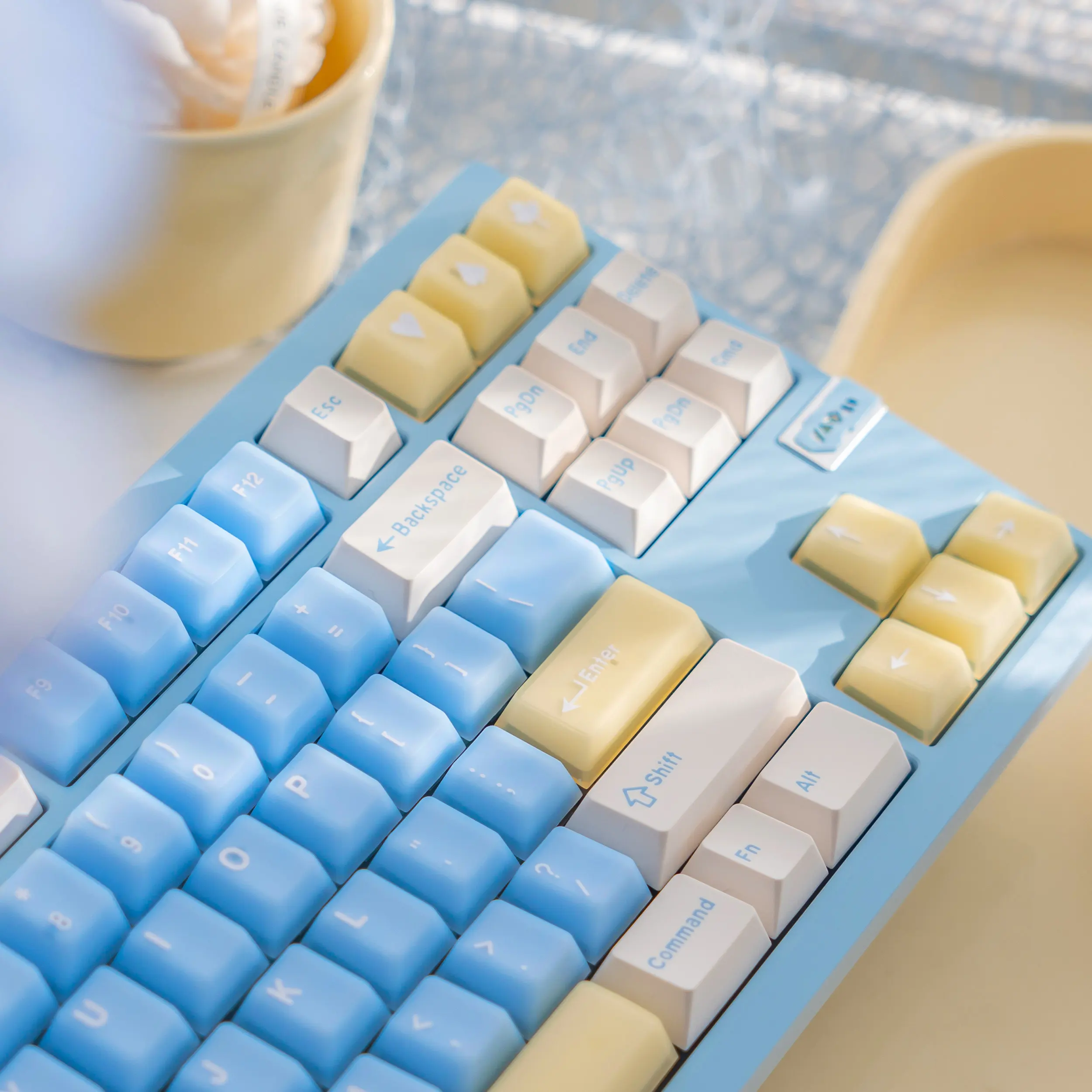 Keycap Semi-transparent keycap PBT + PC two-color customized original high-suitable wooting magnetic axis mechanical keyboard
Keycap Semi-transparent keycap PBT + PC two-color customized original high-suitable wooting magnetic axis mechanical keyboard