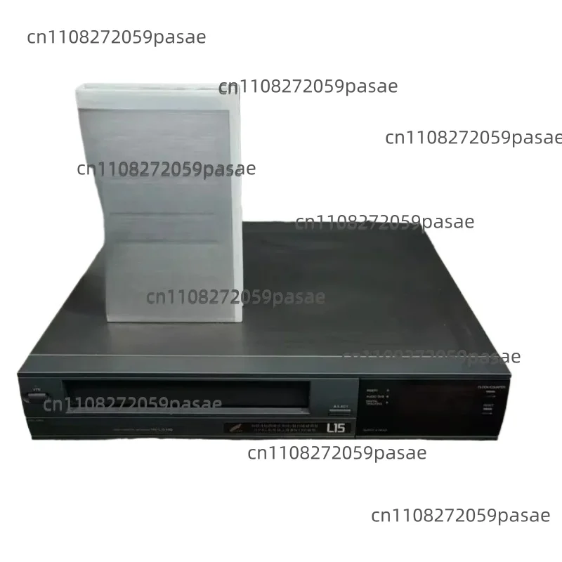Видеомагнитофоны старого образца, воспроизводящие видеокассеты VHS формата 2/1
Видеомагнитофоны старого образца, воспроизводящие видеокассеты VHS формата 2/1