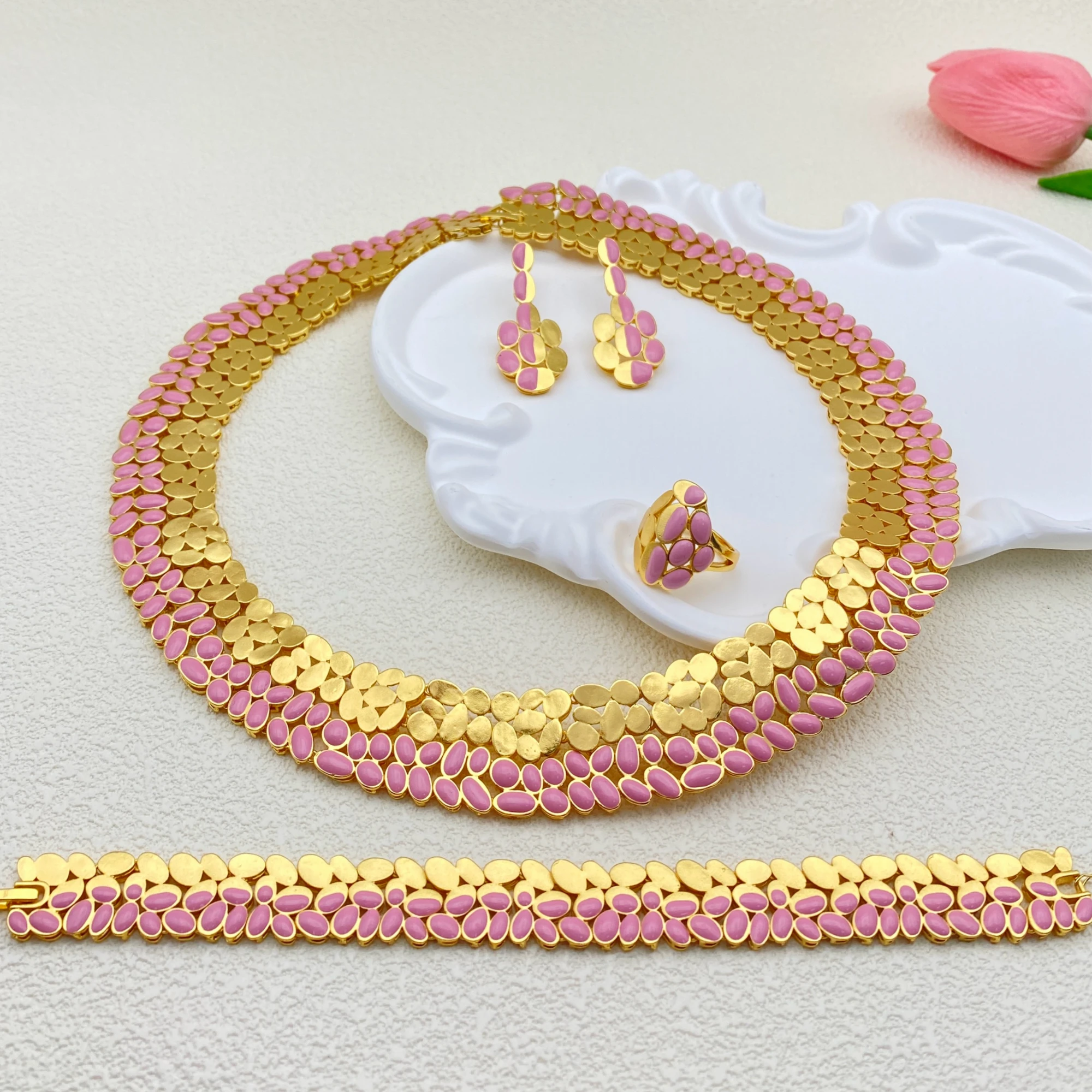 Falair Boho Chic 4 шт. комплект цирконов красочная эмаль цветочное ожерелье серьги браслет кольцо модные женские ювелирные изделия подарок
Falair Boho Chic 4 шт. комплект цирконов красочная эмаль цветочное ожерелье серьги браслет кольцо модные женские ювелирные изделия подарок