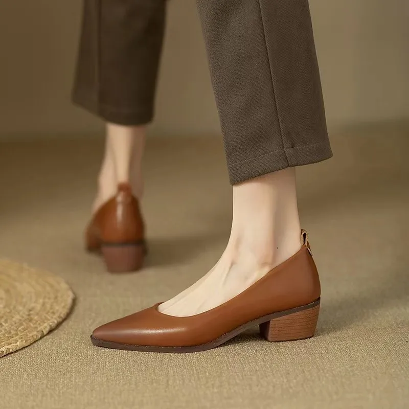 2025 Pointed Square Toe Heels Retro Shoes Fashion Non Slip Women Shoes high heel Low help chunky woman pumps tenis feminino
2025 Pointed Square Toe Heels Retro Shoes Fashion Non Slip Women Shoes high heel Low help chunky woman pumps tenis feminino